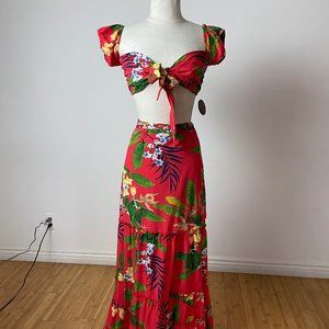 NEW set; Crop top & skirt. Romantic summer look